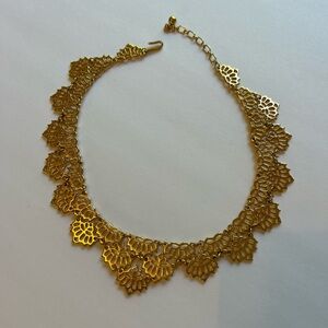 Vintage Trifari Gold Floral Necklace